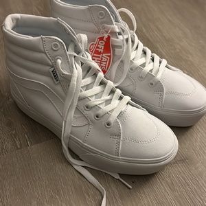 WHITE  AND BLACK AND WHITE HIGHTOP VANS